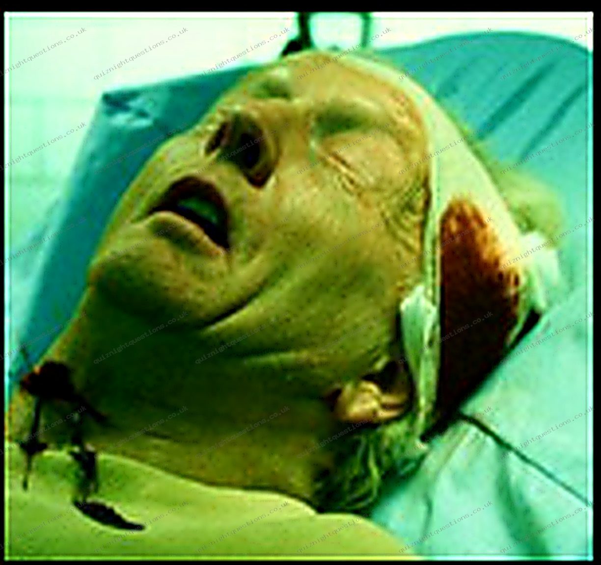 Jigsaw picture quiz clue