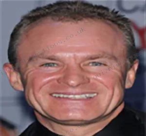 Bobby Davro picture quiz clue